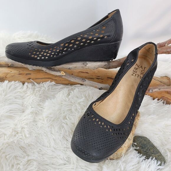 Naturalizer black perforated faux leather wedges (k) - Picture 1 of 10